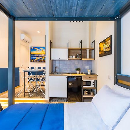 Central Station Apartments & Suites نابولي المظهر الخارجي الصورة