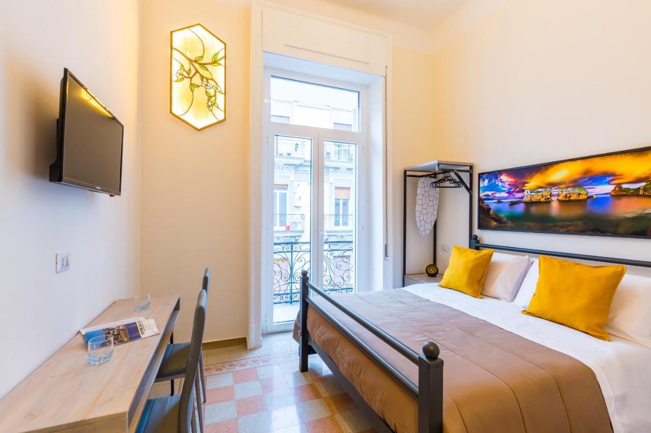 Central Station Apartments & Suites نابولي المظهر الخارجي الصورة