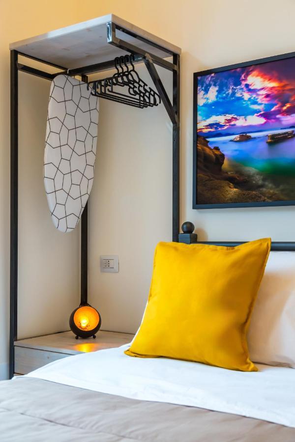 Central Station Apartments & Suites نابولي المظهر الخارجي الصورة