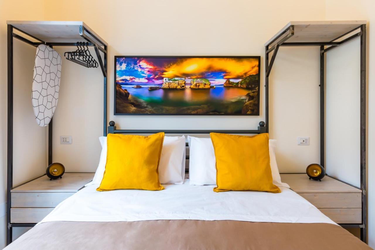 Central Station Apartments & Suites نابولي المظهر الخارجي الصورة