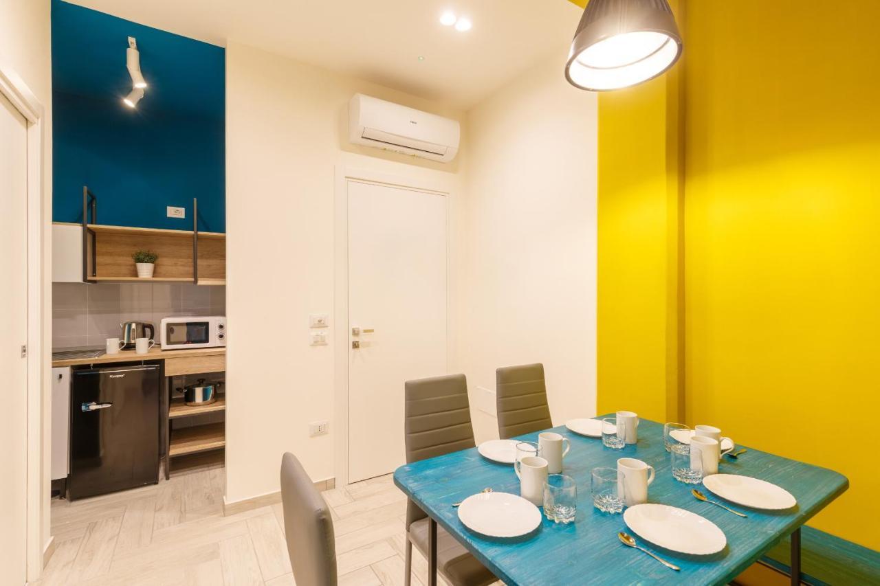Central Station Apartments & Suites نابولي المظهر الخارجي الصورة