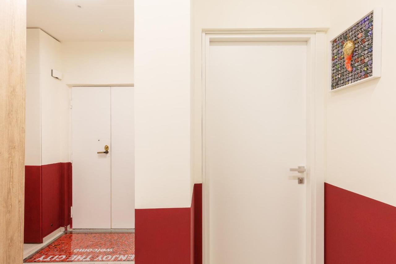 Central Station Apartments & Suites نابولي المظهر الخارجي الصورة