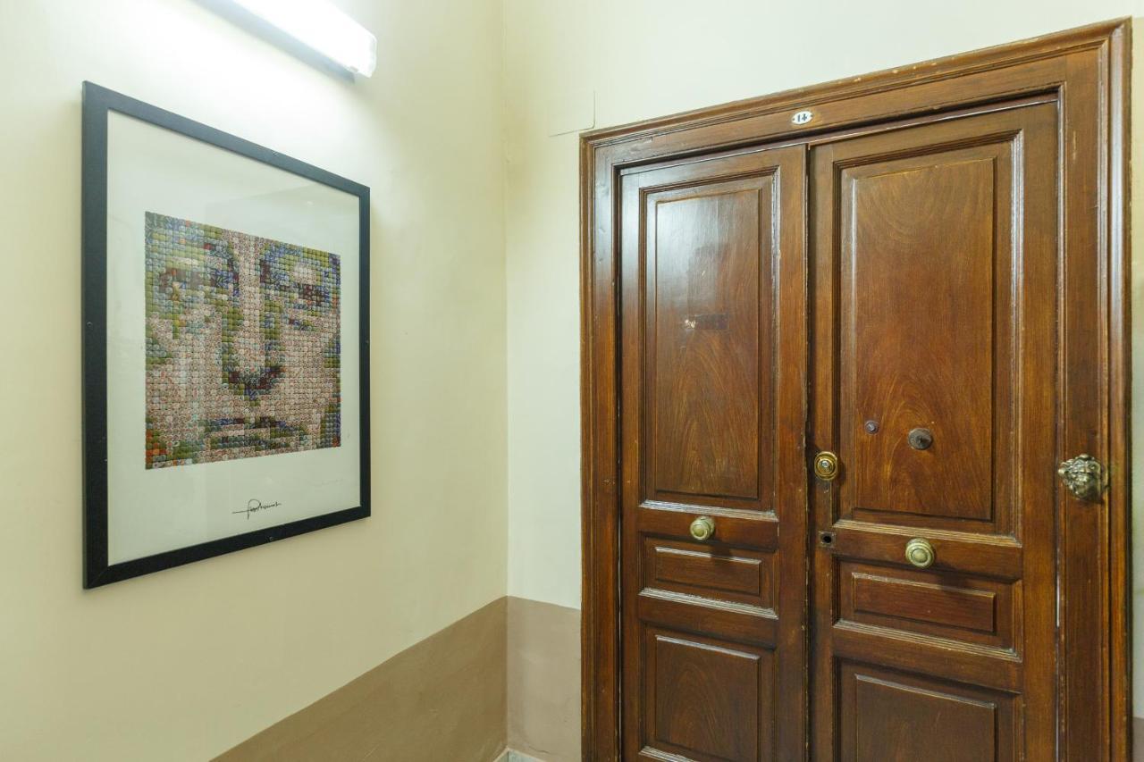 Central Station Apartments & Suites نابولي المظهر الخارجي الصورة