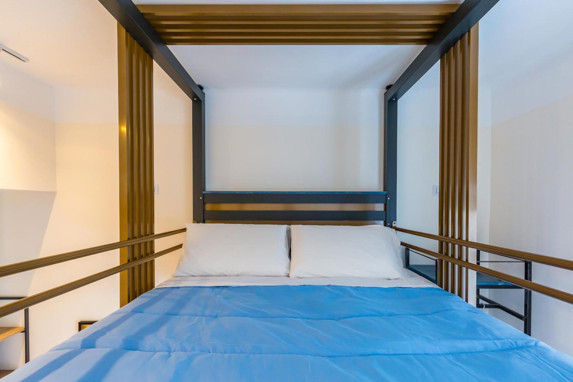 Central Station Apartments & Suites نابولي المظهر الخارجي الصورة