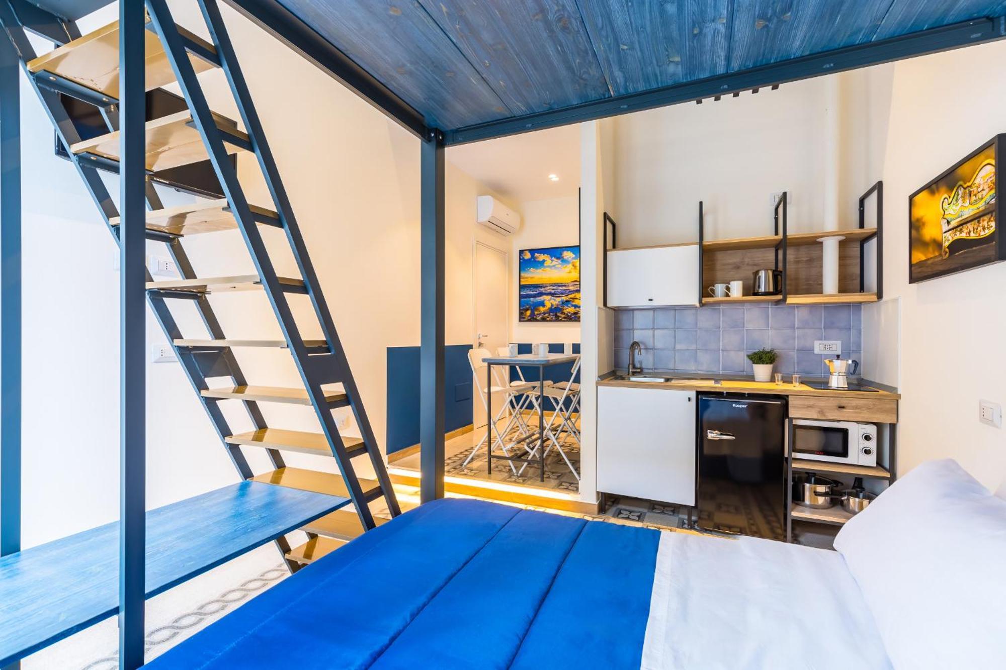 Central Station Apartments & Suites نابولي المظهر الخارجي الصورة