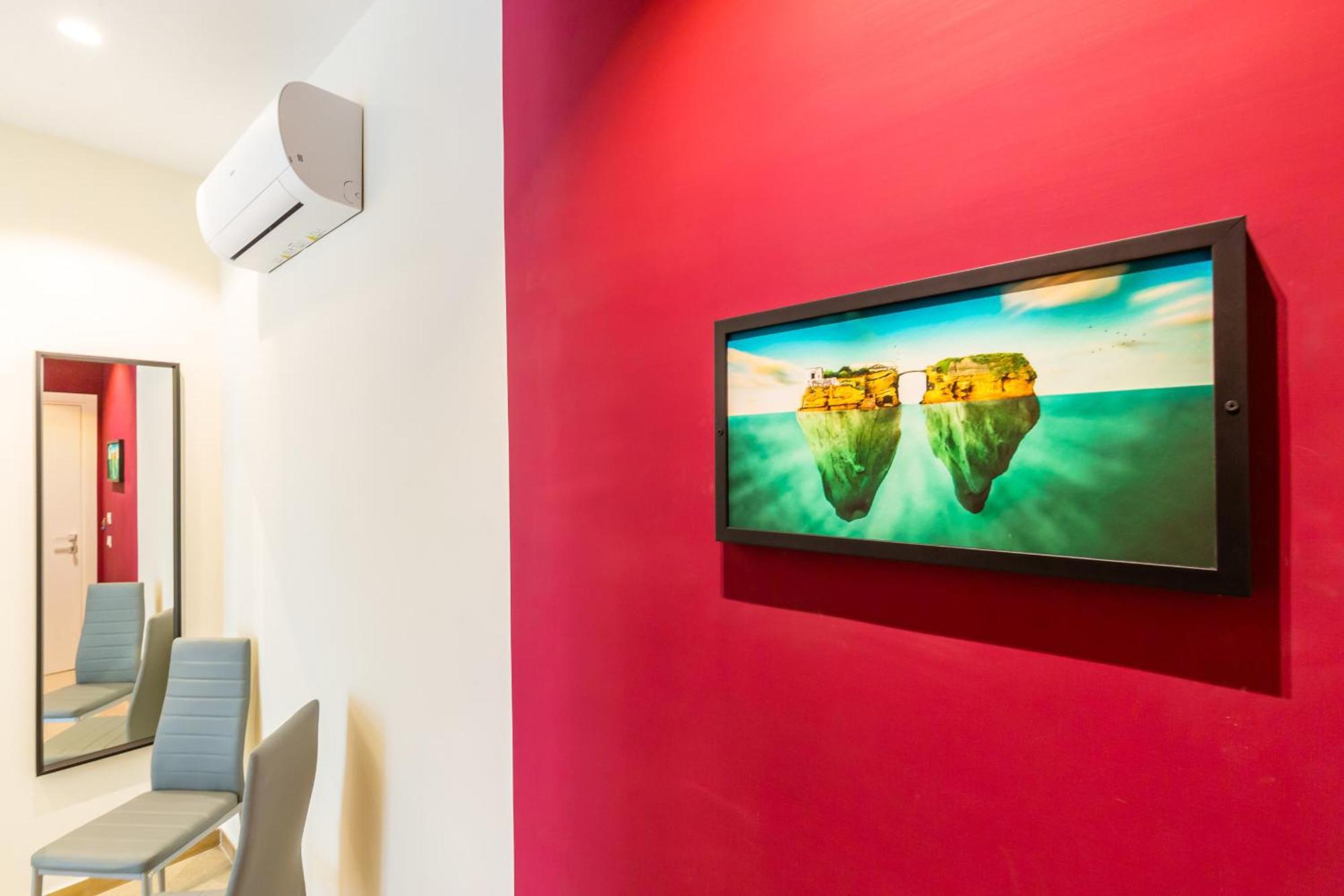 Central Station Apartments & Suites نابولي المظهر الخارجي الصورة