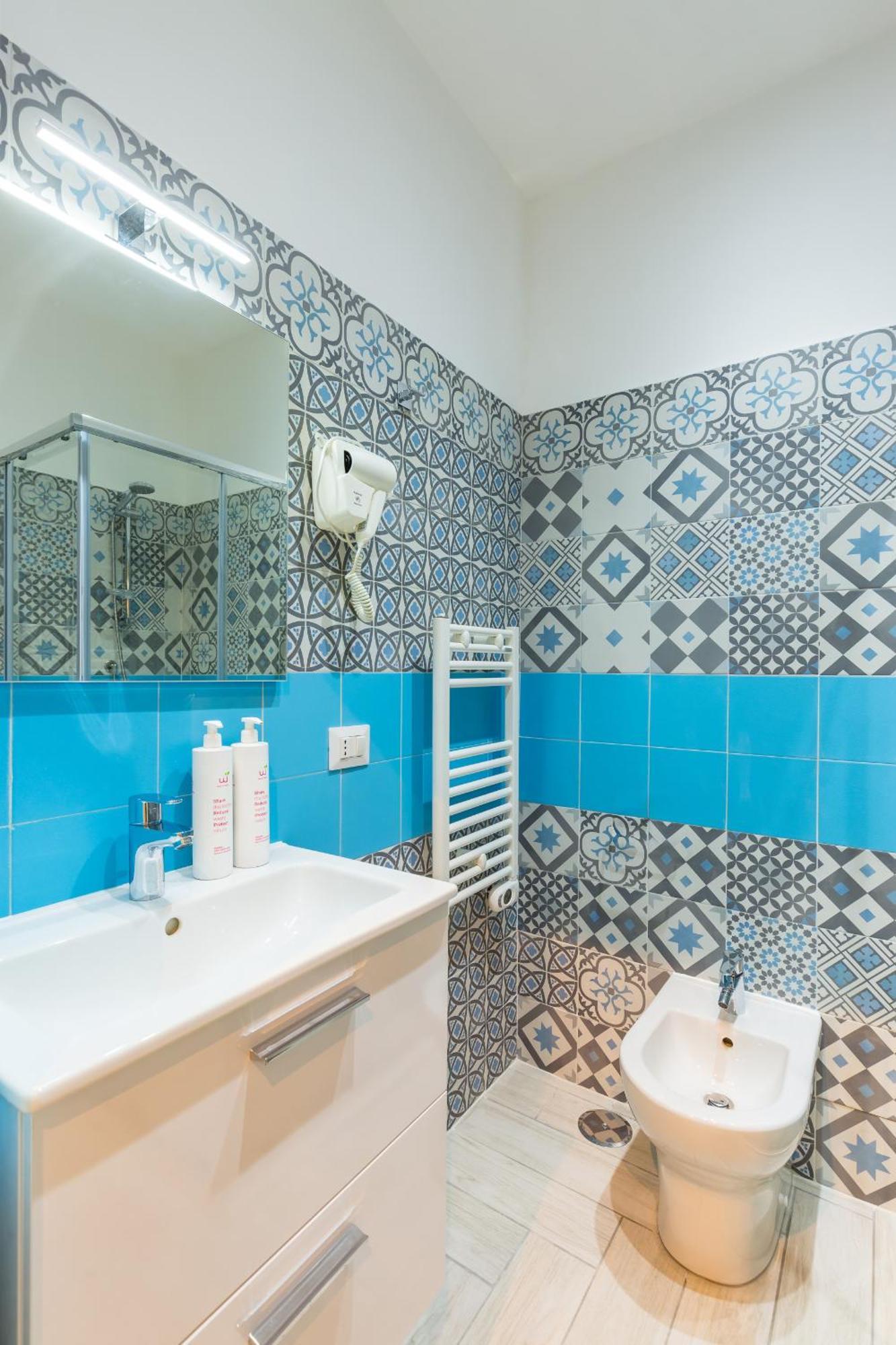 Central Station Apartments & Suites نابولي المظهر الخارجي الصورة